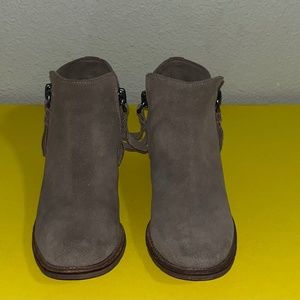 Dolce Vita Booties Sutton size 6